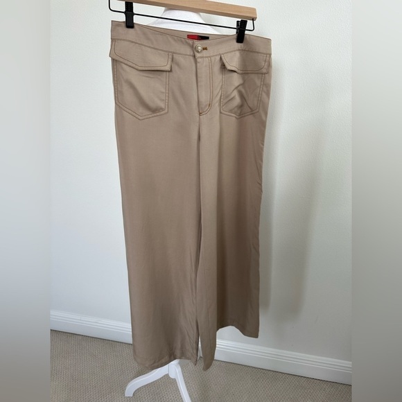 Filomena Fernandez 2 piece PantsSet. Pants size US 6-8, EU 42; Top: Size S. - Picture 2 of 16